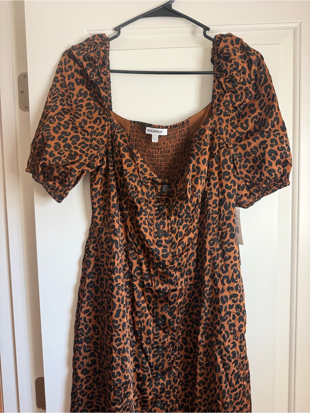 Good American Brown and Black Leopard Midi Dress with Puff Sleeves